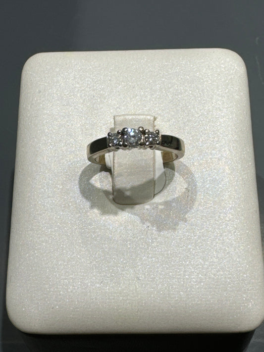 Bague en or 14K avec .15CT de diamants