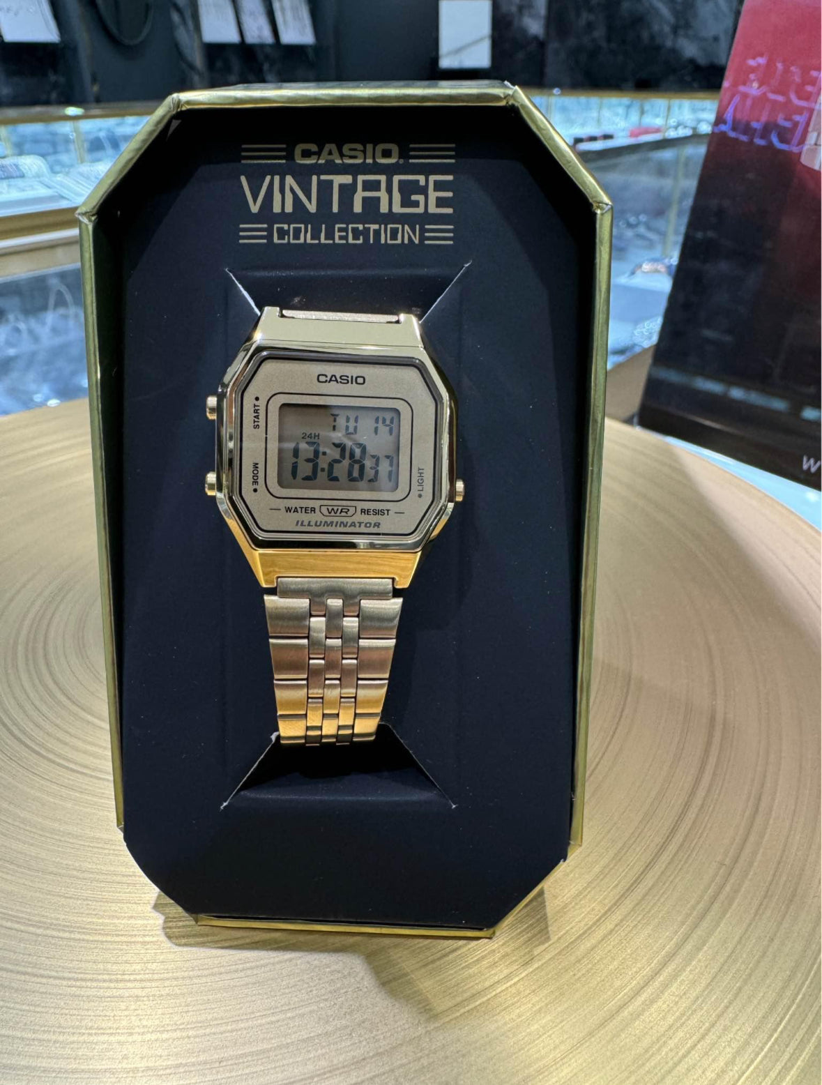 CASIO WATCH - VINTAGE LA680WGA-9VT