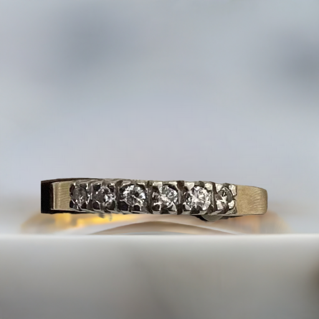 10K Yellow Gold Women Diamond Ring .18CT