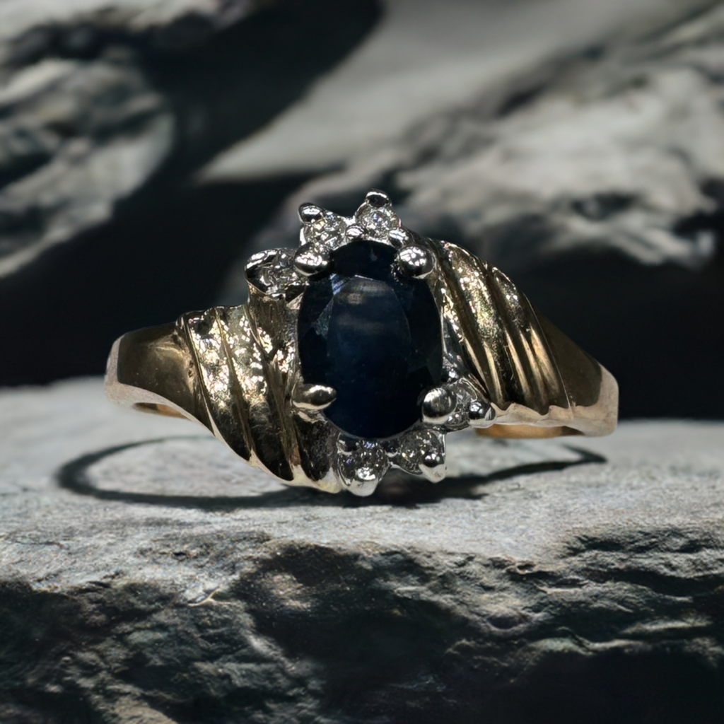 10K Gold W Ring Sapphire + Diamond